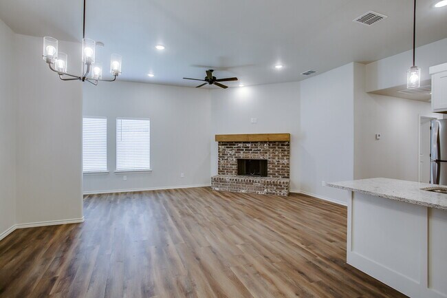 Foto del edificio - Wonderful Townhomes in Cooper District!!