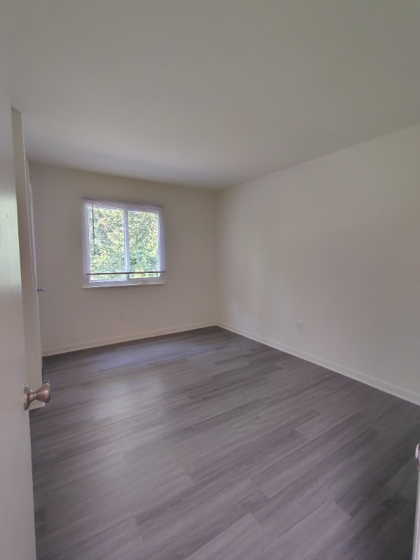 Building Photo - 600 Reusens Rd