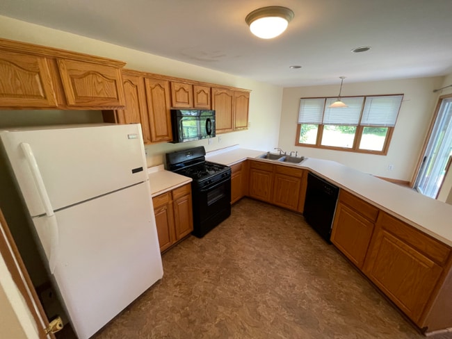 Building Photo - 220 Concord Hill Dr