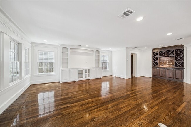 Building Photo - 540 Arlington St