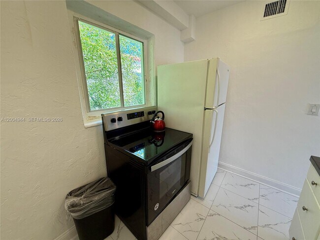 Foto del edificio - 1542 Jefferson Ave