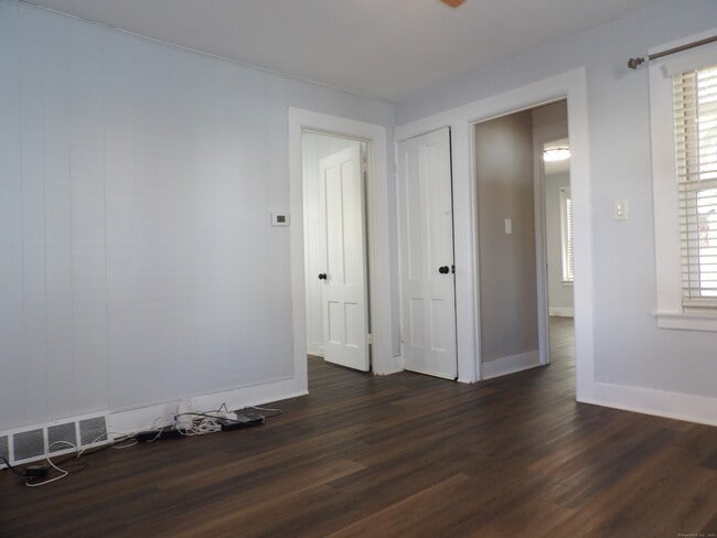 Foto del edificio - 32 Wells Ave