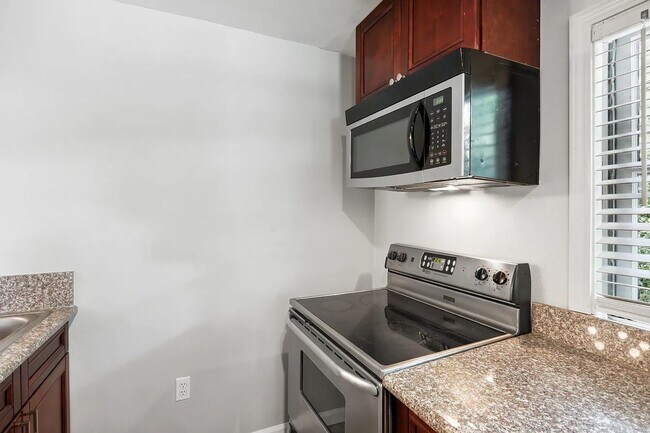 Foto del edificio - 1268 Eastland Rd SE