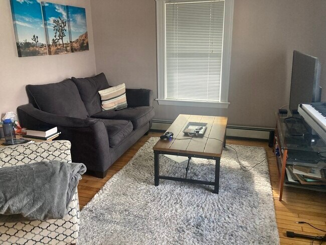 Building Photo - 54 Lewis Ave