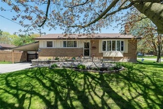 Building Photo - 5 Parkway Crescent