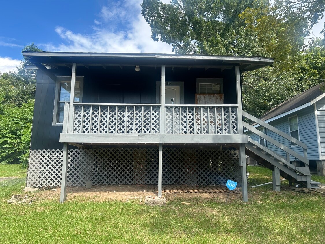 Building Photo - 2137 Kentucky St