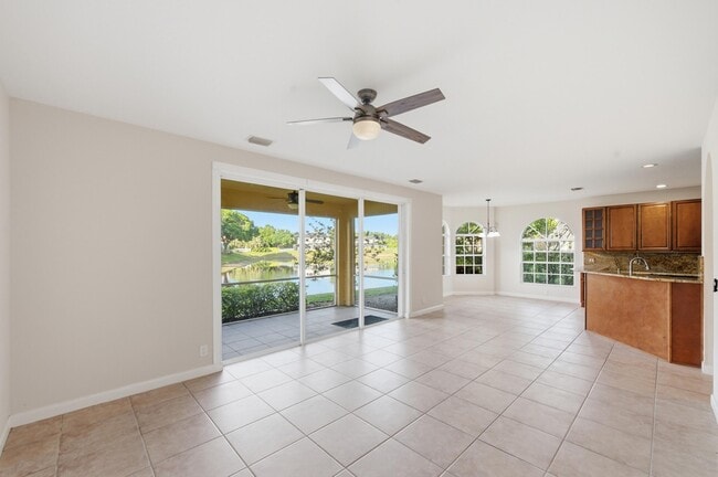 Building Photo - 207 Banyanwood Point