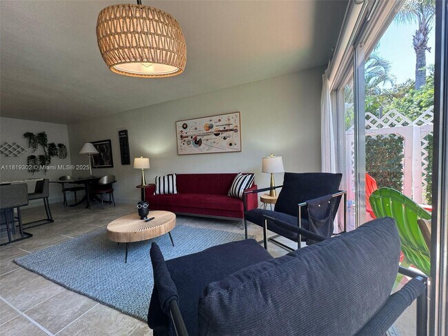 Foto del edificio - 3725 S Olive Ave