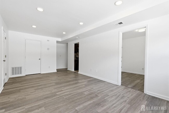 Foto del edificio - 125 College Dr