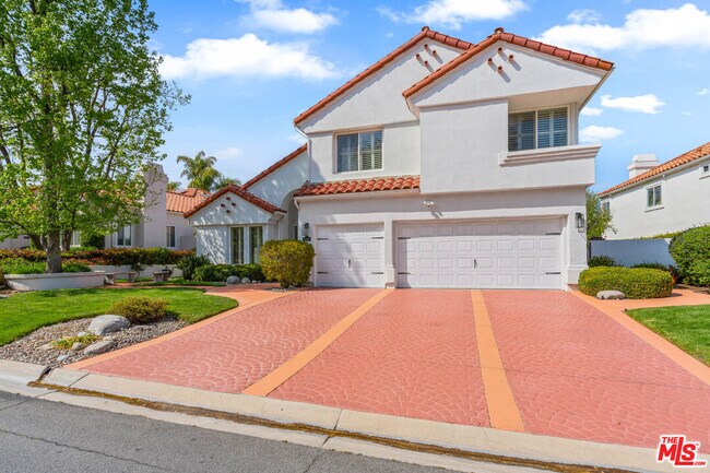 Foto del edificio - 5683 Hazelcrest Cir