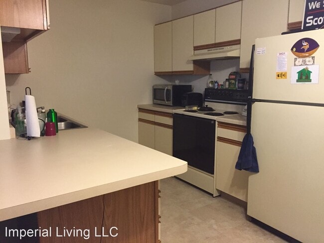 Building Photo - 1051 Imperial Cir