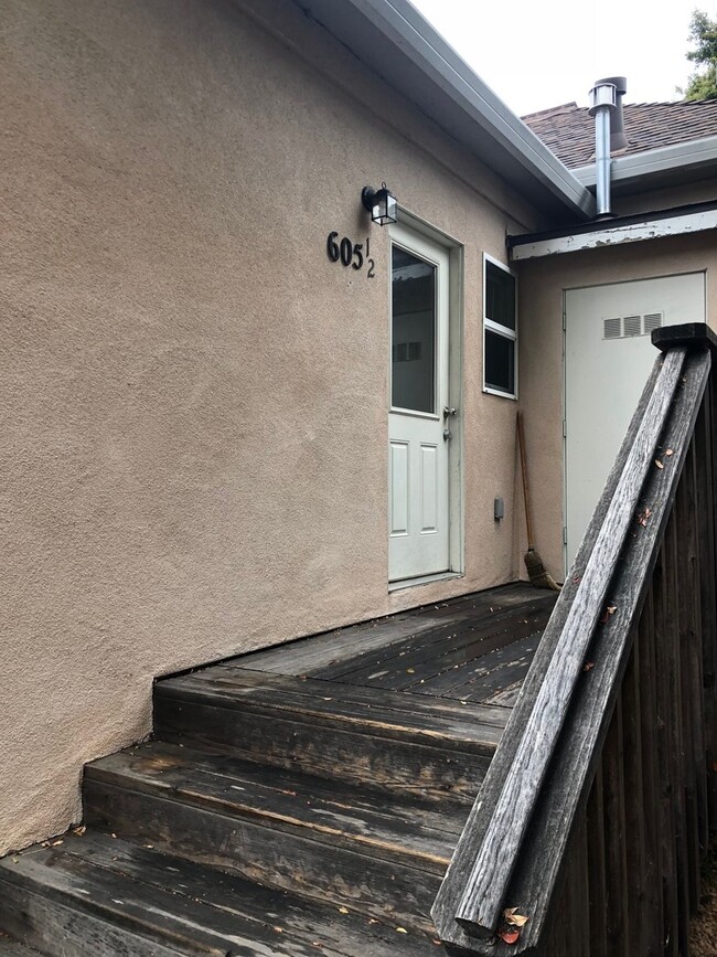 Building Photo - 605 Seabright Ave