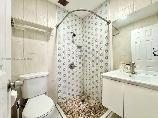 Foto del edificio - 940 NW 32nd Ct