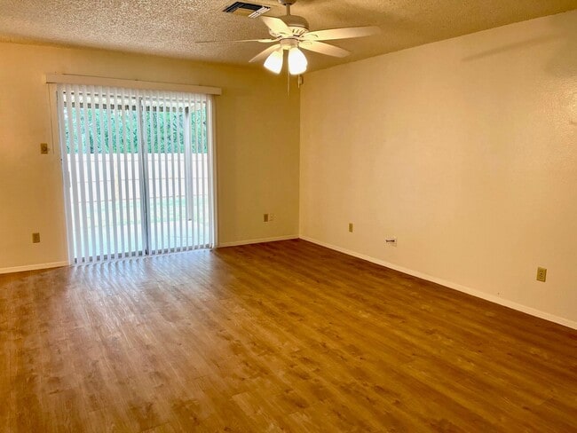 Foto del edificio - Charming 3/2 in Pipers Meadow  ~  *NO HOA*...