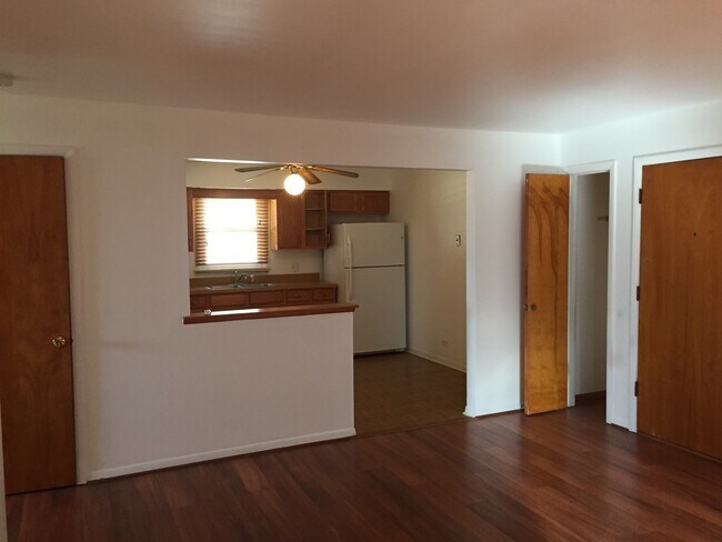 Building Photo - 637 Pasadena Ave