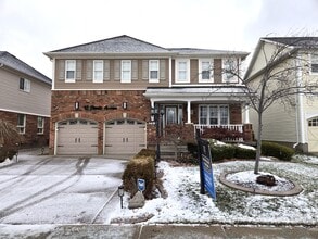 Building Photo - 12 Shantz Av