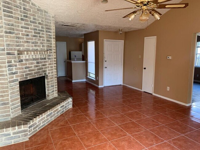 Building Photo - 5419 Regal Ridge Ln