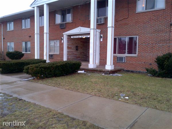 Primary Photo - 10131 W Warren Ave