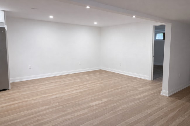 Building Photo - 20 Blackthorne Ave