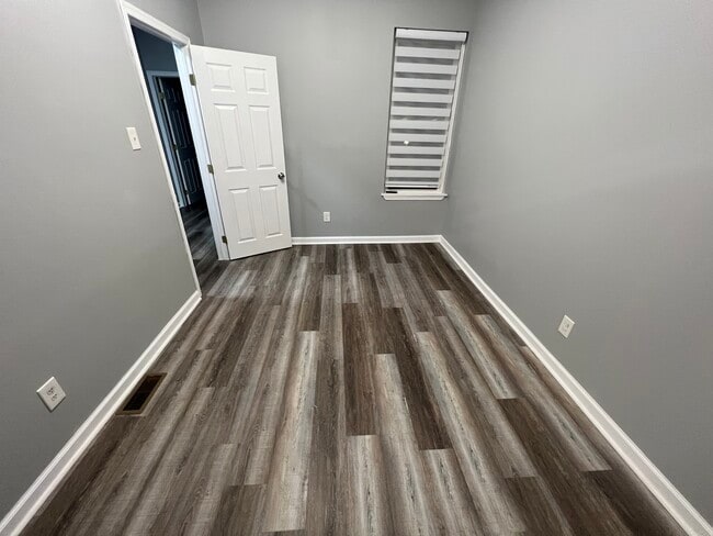 Photo - 2221 N Sydenham St House