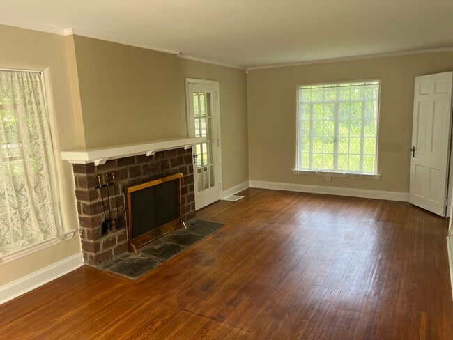 Building Photo - 85 Continental Dr