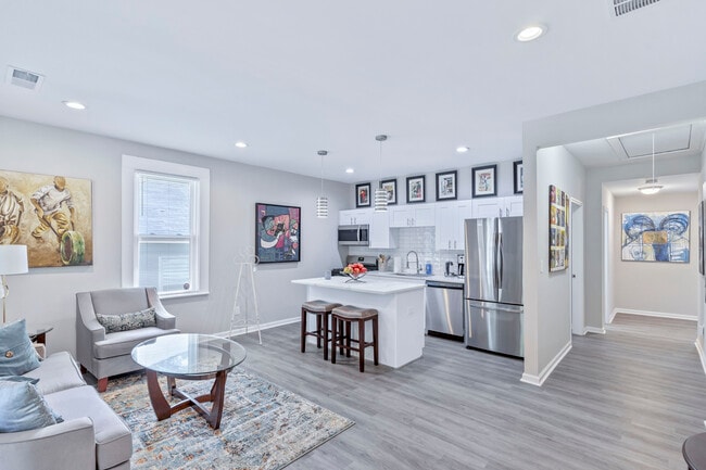 Building Photo - 1026 Astor Ave SW