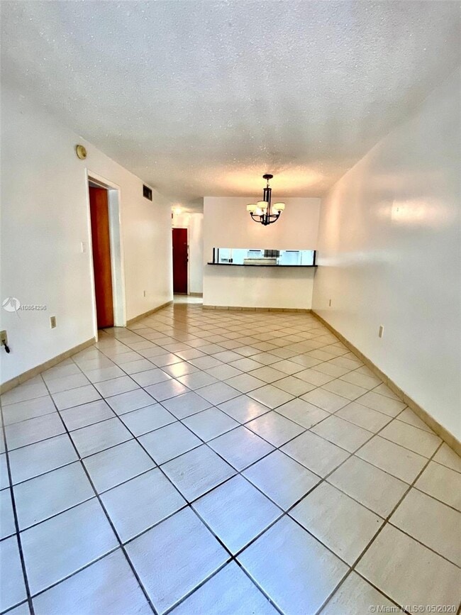 Building Photo - 160 SW 30th Ave