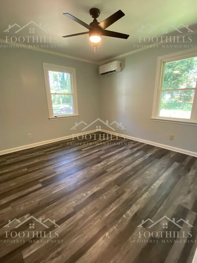 Foto del edificio - 3315 Berry Ln