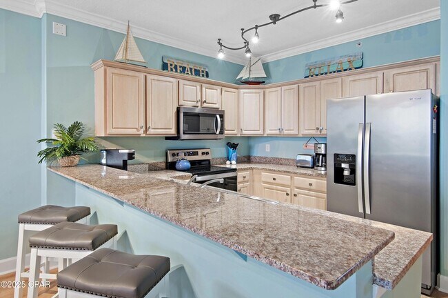 Foto del edificio - 17545 Front Beach Rd