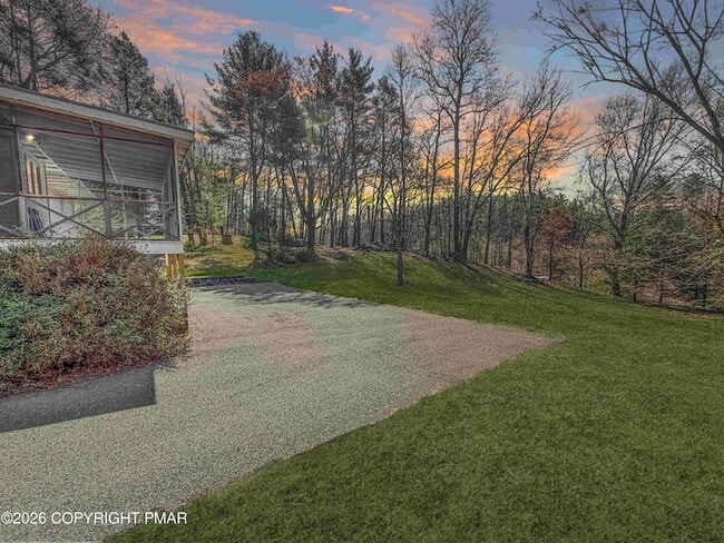 Foto del edificio - 308 Hemlock Ln