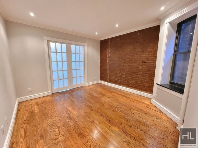 Building Photo - Renovated Gramercy 1-Bedroom with Natural ...