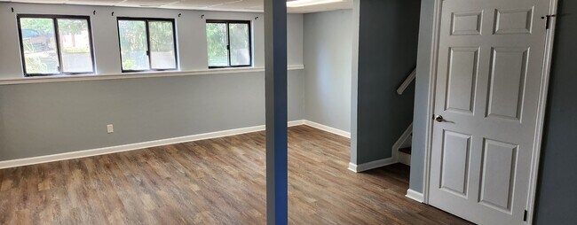 Foto del edificio - 1447 Gumbert Dr
