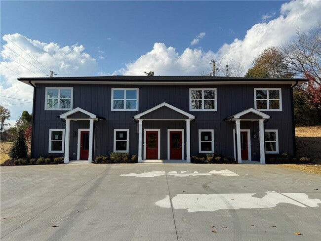 Foto del edificio - 473 Red Rider Rd