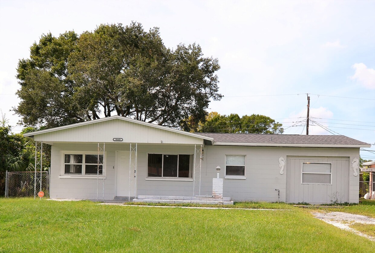 9660 Park Lake Dr, Pinellas Park, FL 33782 House Rental in Pinellas