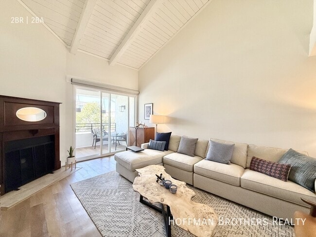 Building Photo - 1909 Pelham Ave