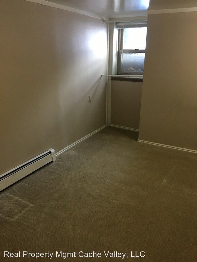 Building Photo - 631 E 400 N