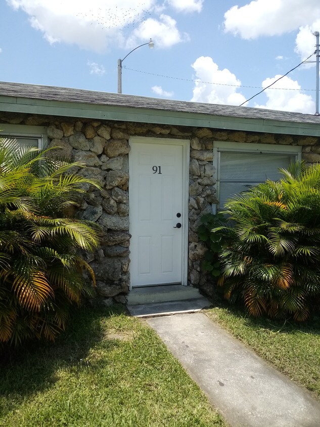 1064 N Tamiami Trail Unit 91, North Fort Myers, FL 33903 Apartment