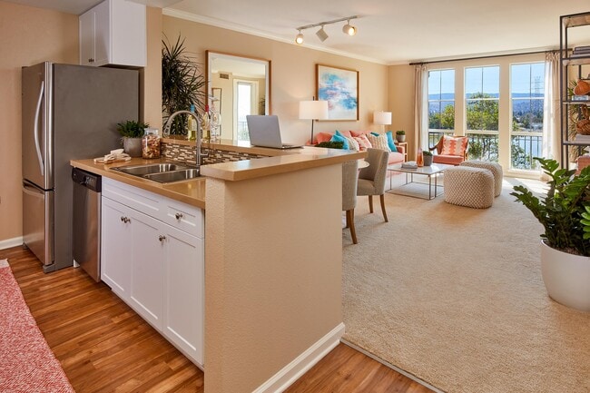 Building Photo - The Villas at Bair Island