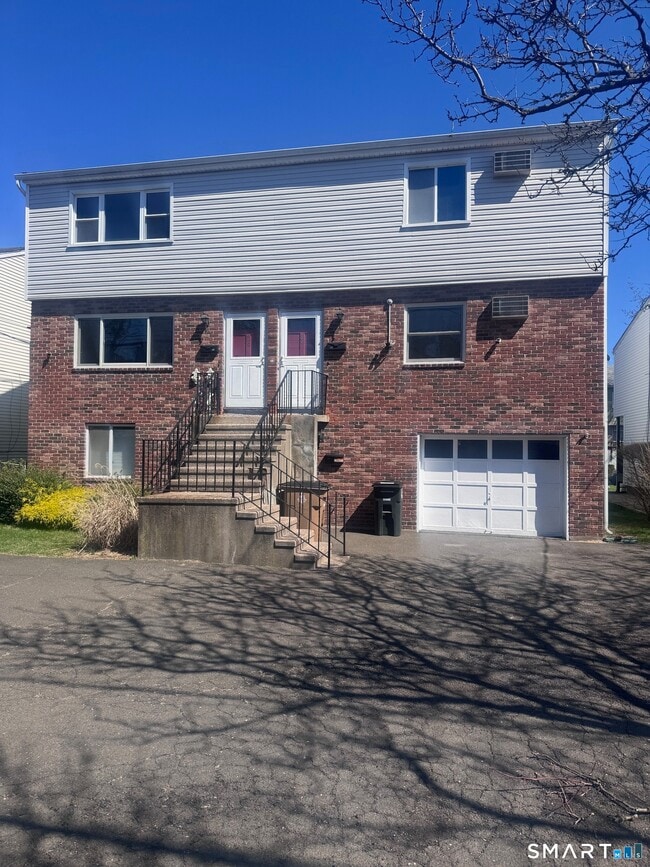 Building Photo - 86 Harbor Dr