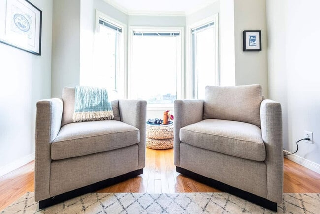 Building Photo - 8 Battery Rd