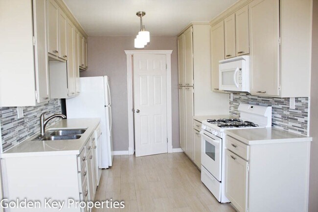 Foto del edificio - Beautiful upgraded 2BR condo in the Quail ...