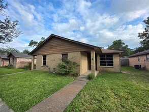 Building Photo - 1615 Hazelwood St