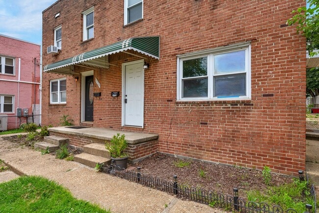 Building Photo - 1722 Yakona Rd