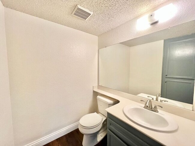 Building Photo - 3575 Monair Dr