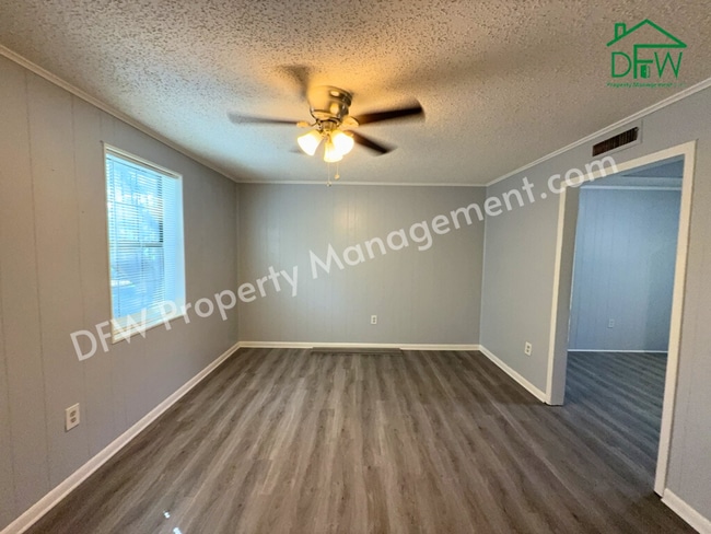 Building Photo - Ground-Floor 2-Bedroom Apartment in Irving – $300 Off 2nd Month! Comfortable Living in a Prime Lo...