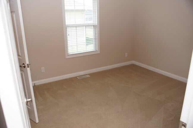 2nd bedroom - 2024 Macon St