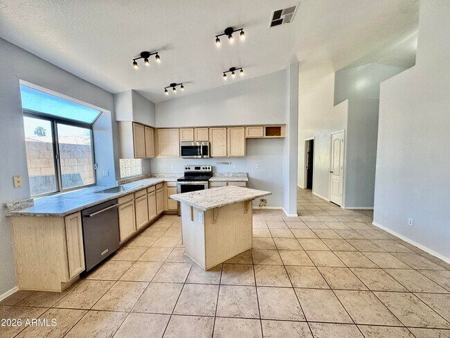 Foto del edificio - 16401 N 39th Pl