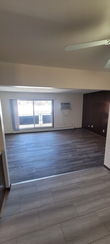 Living room - 601 Hoyt Ave E