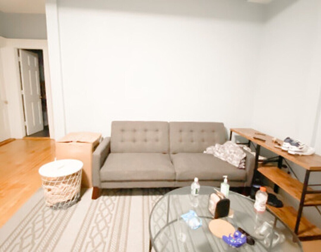 Primary Photo - AWESOME 4 BED 2 BATH IN ALLSTON