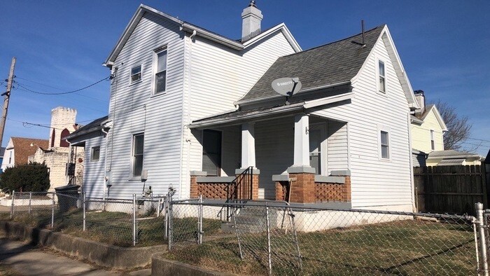 Primary Photo - 2902 E. 4th St.